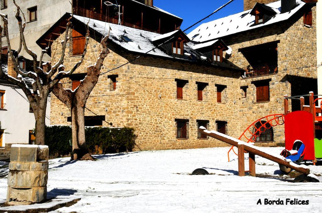 Borda Felices Hostel Broto Kültér fotó